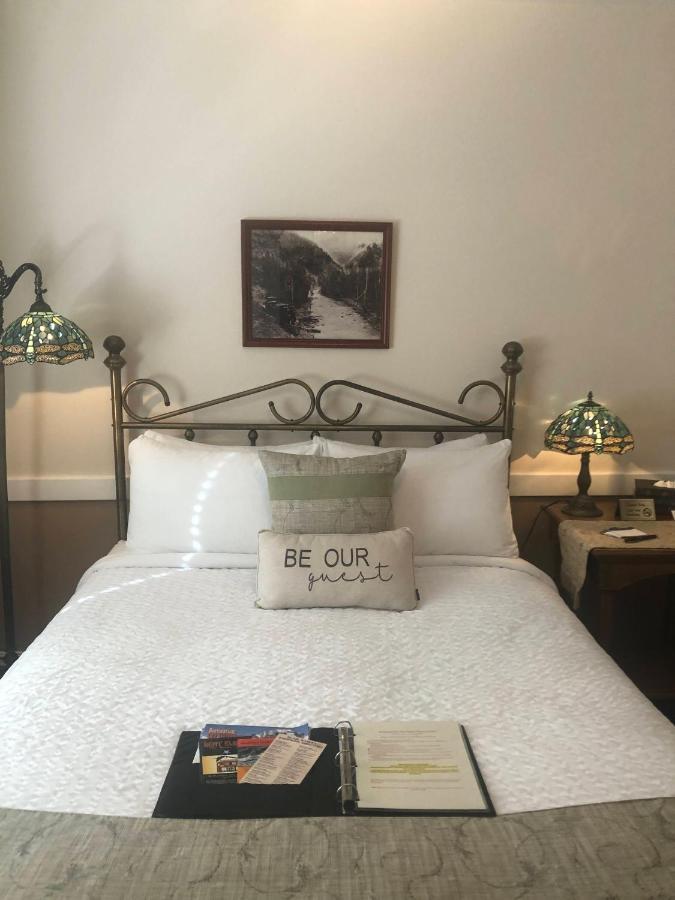 The Bent Elbow Hotel 4*